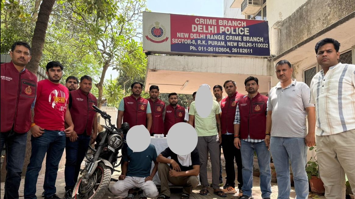 दिल्ली पुलिस ने कुख्यात गोगी गैंग के तीन सदस्यों को गिरफ्तार किया है.