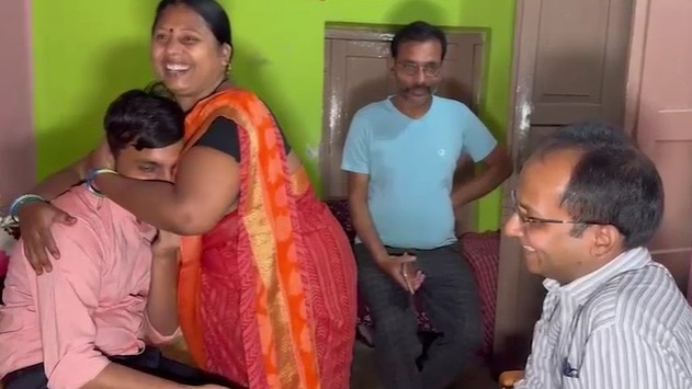 UPSC AIR 182 Raviraj With Family