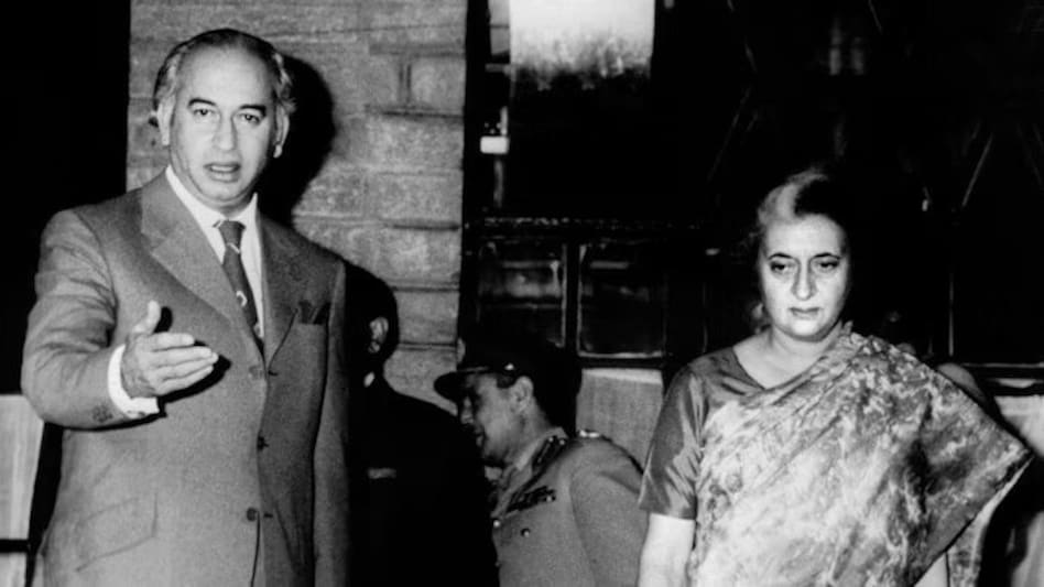 पाकिस्तान के तत्कालीन राष्ट्रपति ज़ुल्फ़िकार अली भुट्टो और भारत की तत्कालीन PM इंदिरा गांधी (File Photo)