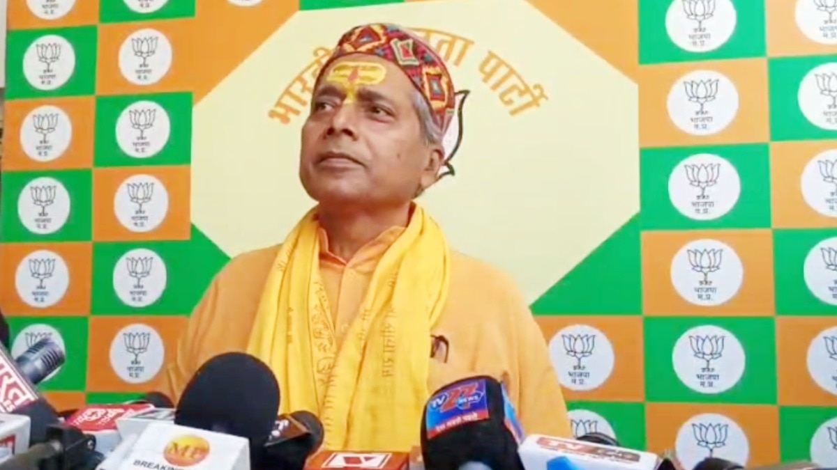 भोपाल BJP कार्यालय में मऊगंज विधायक प्रदीप पटेल.