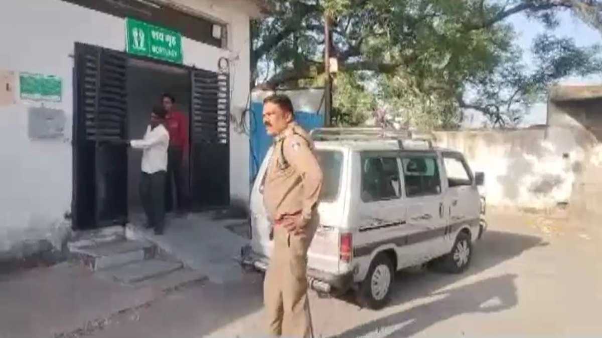 धार सड़क हादसे में 4 लोगों की मौत