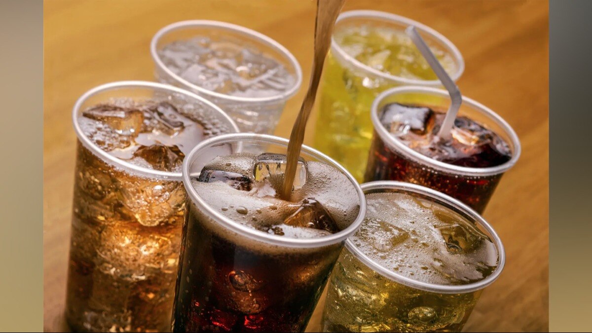 कुछ ड्रिंक्स से डायबिटीज पेशेंट्स को दूरी बनानी चाहिए.