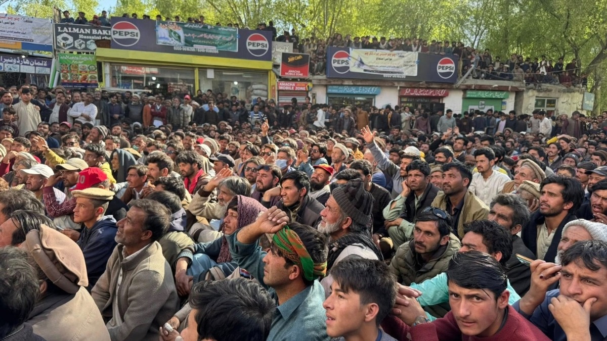 पाकिस्तान के कब्जे वाले गिलगित-बाल्टिस्तान में लोगों ने जोरदार प्रदर्शन किया