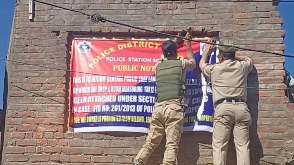 आतंकियों के हैंडलर की संपत्ति जब्त