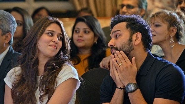 Happy B'Day Rohit Sharma: रितिका सजदेह को देखते ही क्लीन बोल्ड हो गए थे हिटमैन, बेहद रोमांटिक है रोहित शर्मा की लव स्टोरी