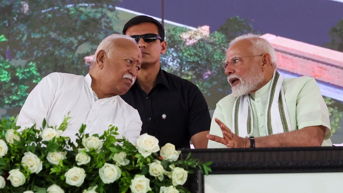 मोहन भागवत ने पीएम मोदी से मुलाकात की (फाइल फोटो)