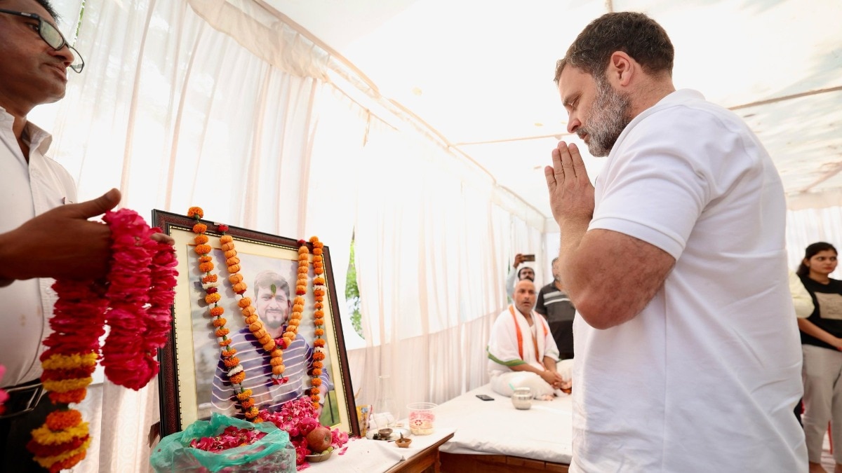 rahul gandhi in kanpur meets attack survivor of pahalgam 