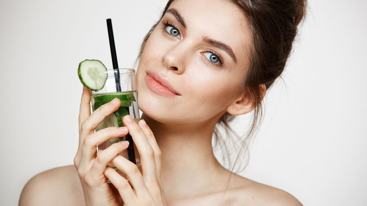 ग्लोइंग स्किन के लिए पिएं ये 4 जूस