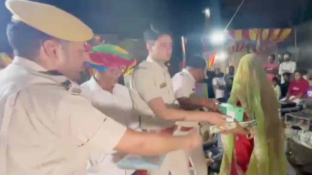 lalsot police gives myra for safai worker daughters marriage
