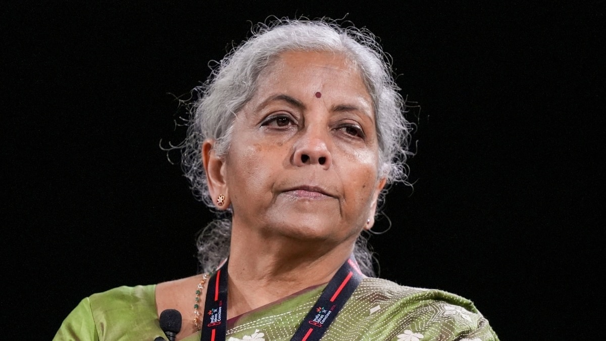 वित्त मंत्री निर्मला सीतारमण ने मिलान में एशियन डेवलपमेंट बैंक के अध्यक्ष से मुलाकात की (फोटो क्रेडिट -पीटीआई)
