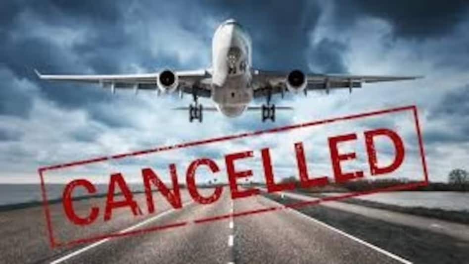 एयरस्ट्राइक के बाद देशभर में फ्लाइट्स रद्द, ट्रैवल अलर्ट जारी, घर से निकलने से पहले जानिए हालात! एयरस्ट्राइक के बाद देशभर में फ्लाइट्स रद्द, ट्रैवल अलर्ट जारी, घर से निकलने से पहले जानिए हालात!