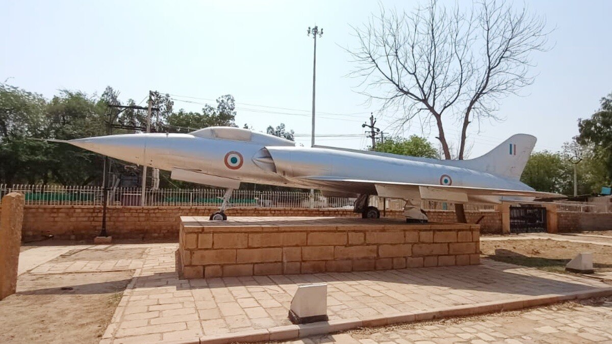 वो हंटर मारूत लड़ाकू विमान... जो आज भी उड़ा देता है पाकिस्तान की नींद, 1971 के युद्ध में 52 पैटन टैंकों को कर चुका तबाह
