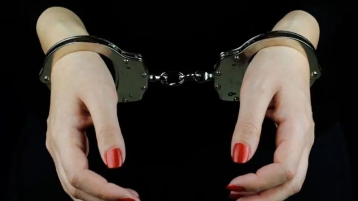 Delhi: नाबालिग के अपहरण और बलात्कार की आरोपी महिला 8 साल से थी फरार, यूपी से पकड़ी गई