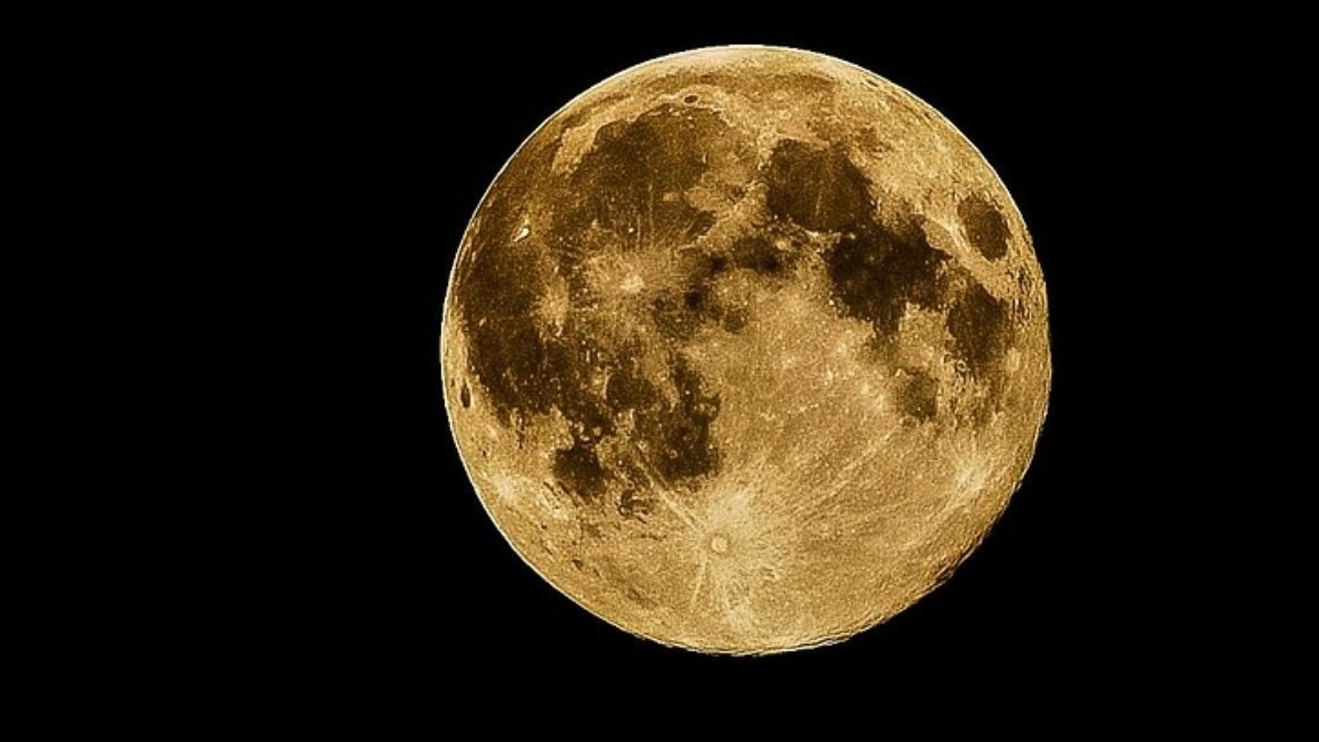 Vaishakh Purnima 2025: वैशाख पूर्णिमा पर करें विष्णु और चंद्र देव की पूजा, पढ़ें प्राचीन पौराणिक कथा