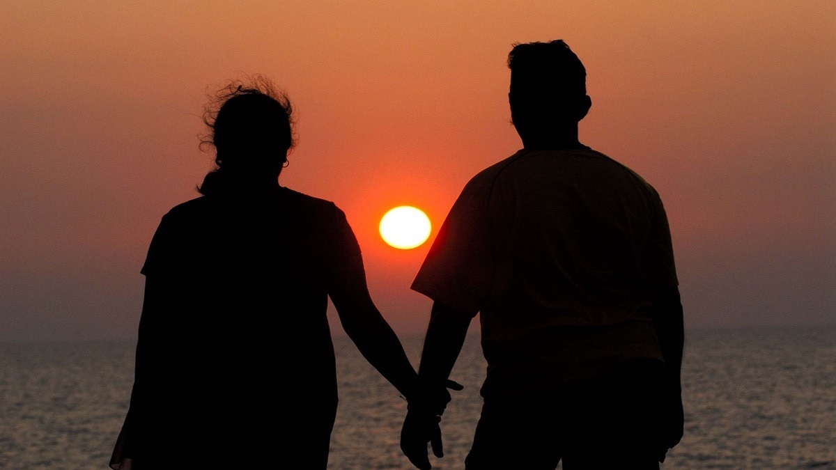 पति और पत्नी को बस इन 3 बातों का रखना होगा ध्यान, खुशहाल हो जाएगा जीवन