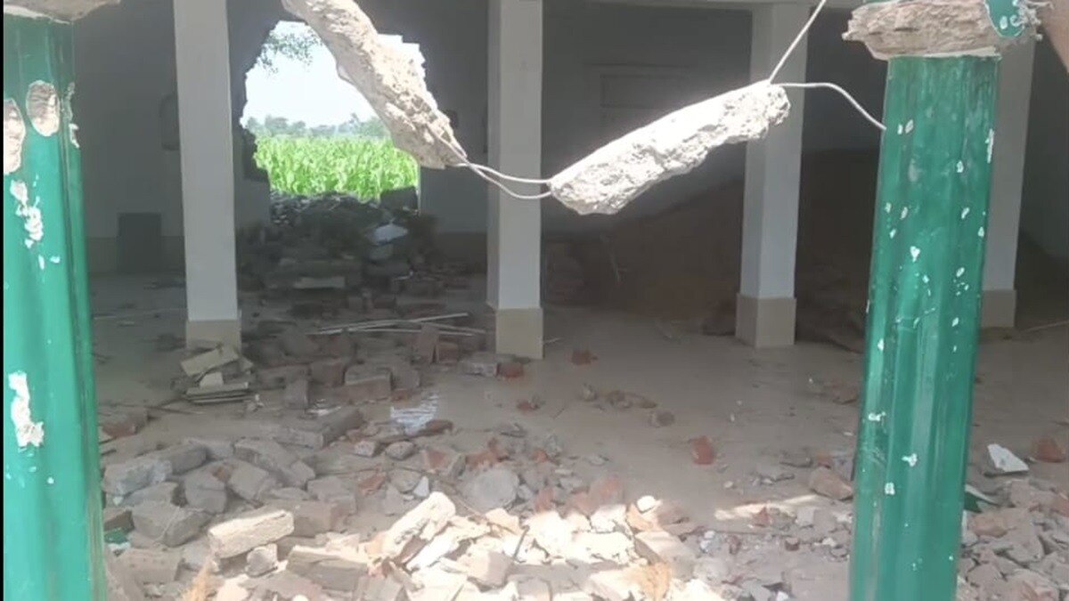 पीलीभीत में पट्टे की जमीन पर मस्जिद बना दिया, नोटिस मिलने के बाद इसे तोड़ दिया गया