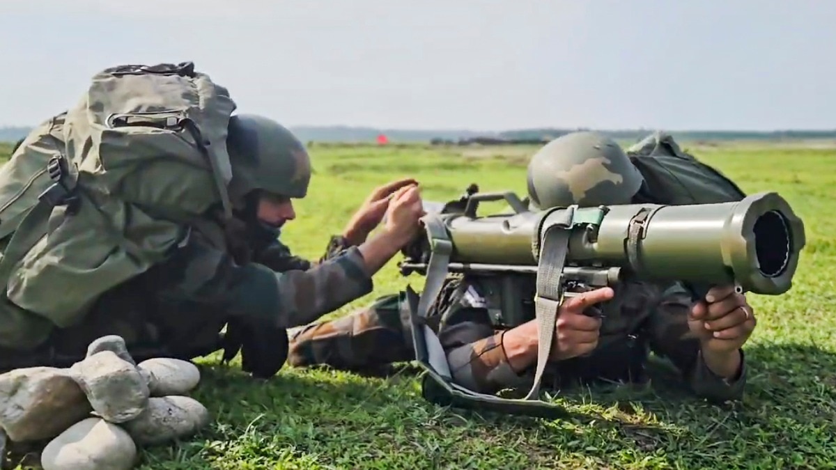 50,000 करोड़ के हथियार खरीदने की मंजूरी, सेना को मिली आपातकालीन शक्ति (फोटो क्रेडिट - पीटीआई)