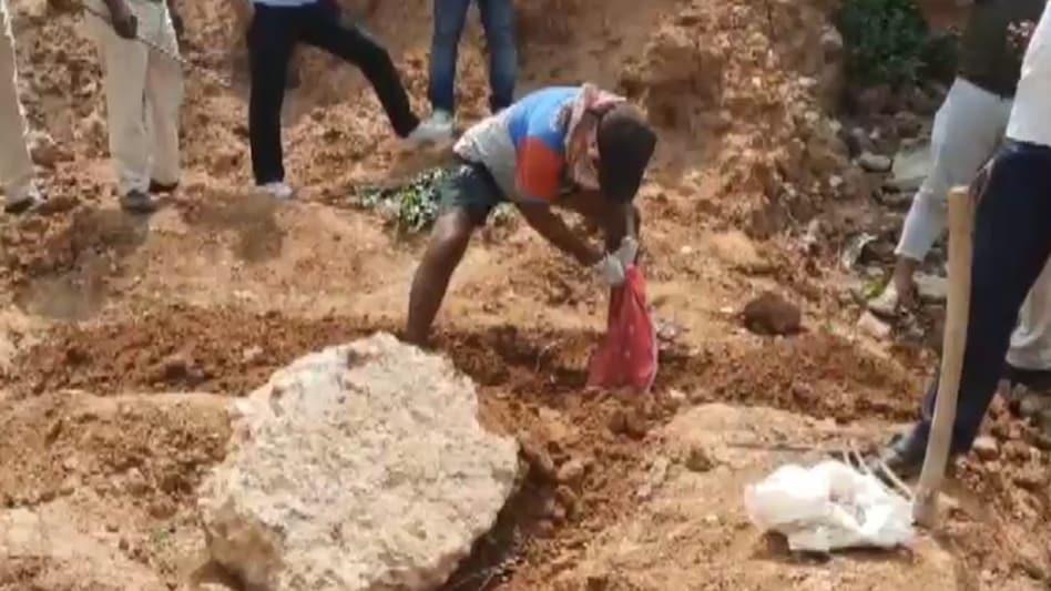 Newborn's body found buried under the bridge Newborn's body found buried under the bridge