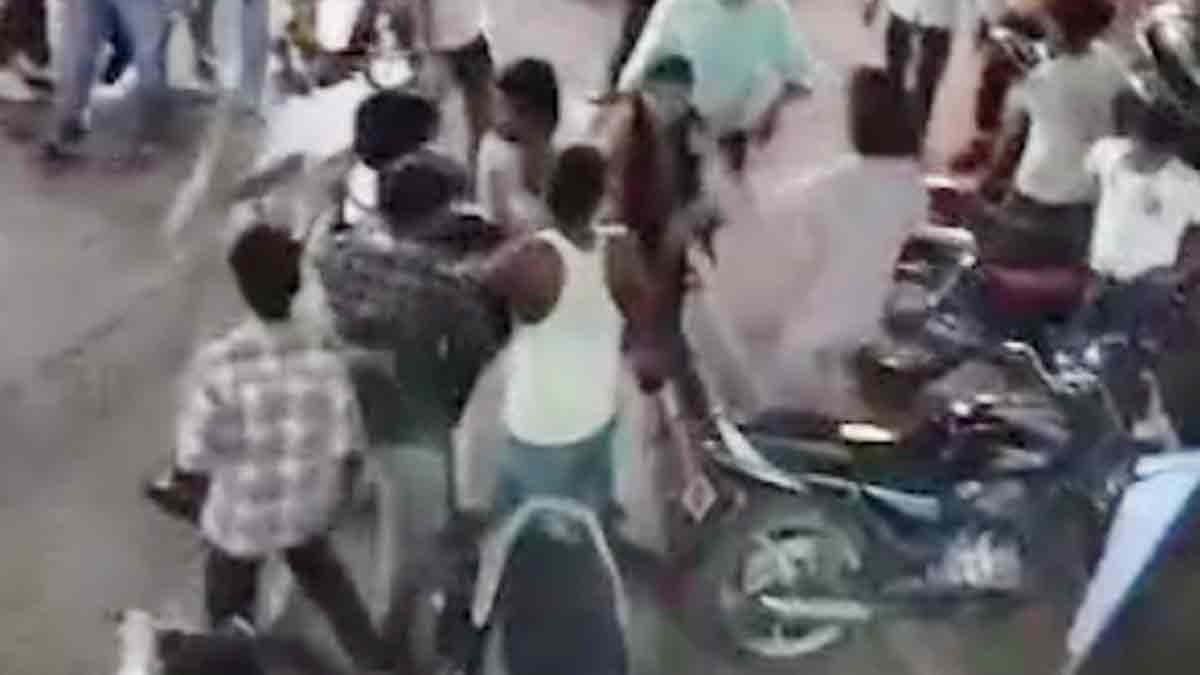Clash between 2 groups