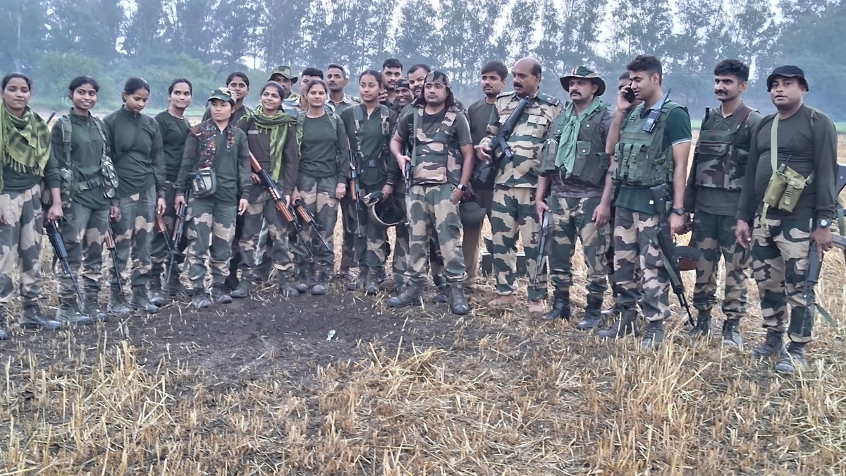 पाकिस्तान को जवाब देने वाले सैनिकों के साथ आजतक