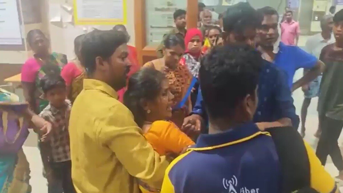 सीवेज टैंक की सफाई करने उतरे 2 मजदूरों की मौत