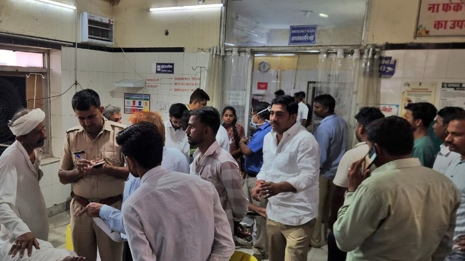 शोकसभा मीटिंग में करंट दौड़ने से 2 लोगों की मौत
