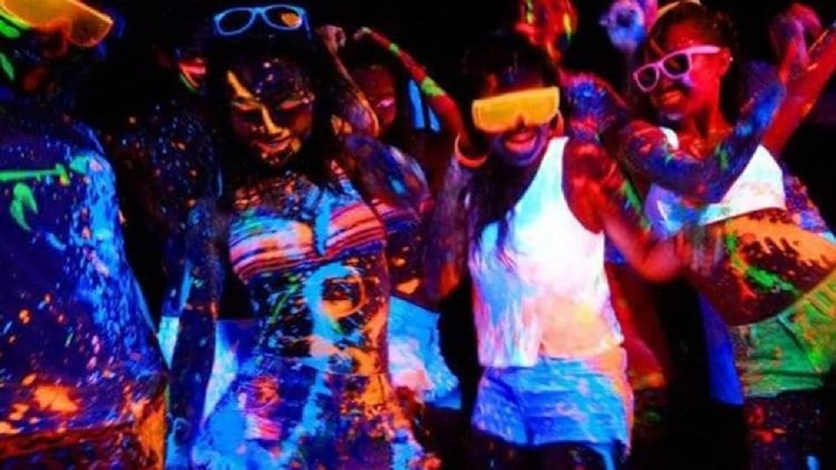 Thane Bar Raid Embarrassment Obscenity Action