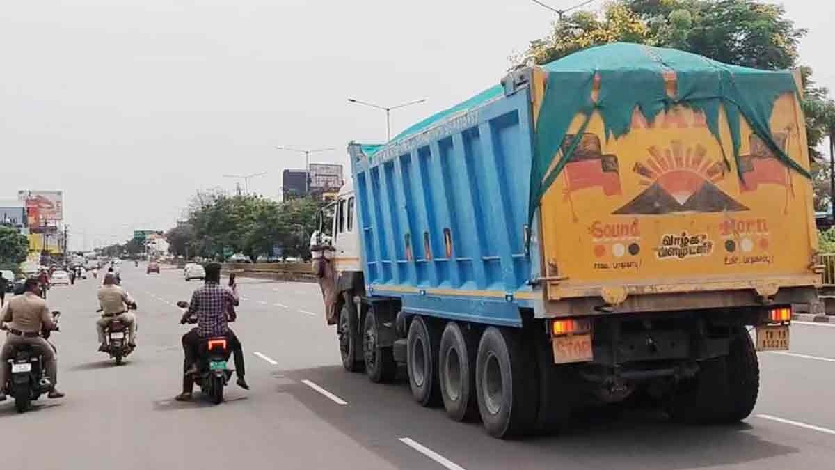 पुलिस ने फिल्मी अंदाज में चोरी के ट्रक को पकड़ा