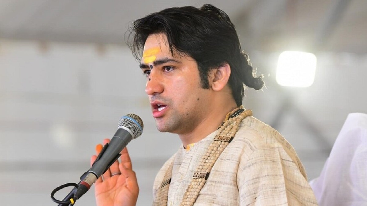 पंडित धीरेंद्र शास्त्री ने फिर उठाई हिंदू राष्ट्र की मांग.