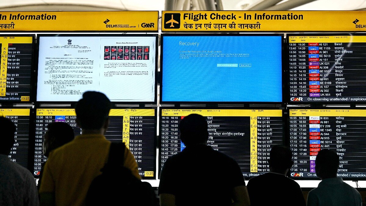 दिल्ली-एनसीआर में मौसम खराब होने पर कई फ्लाइट प्रभावित हुईं (फाइल फोटो)