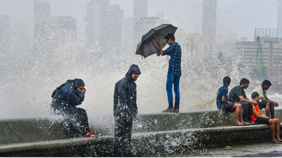 केरल के बाद महाराष्ट्र में समय से पहले पहुंचा मानसून, कई हिस्सों में मूसलाधार बारिश का अलर्ट, 2 दिन में पहुंचेगा मुंबई - Monsoon arrived in Maharashtra before ...