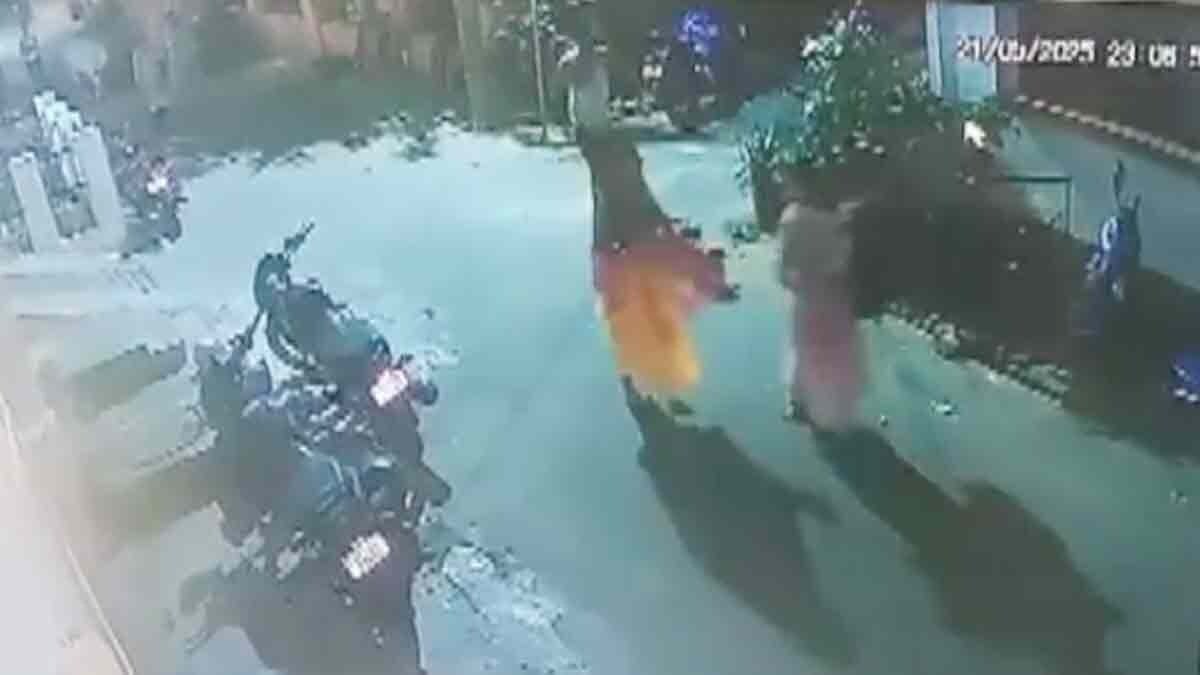 Niece along with her friends attacked her uncle