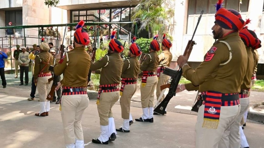 पुलिस भर्ती केंद्र में प्रशिक्षण के दौरान छह मुलाजिम डोप टेस्ट में फेल हो गए.