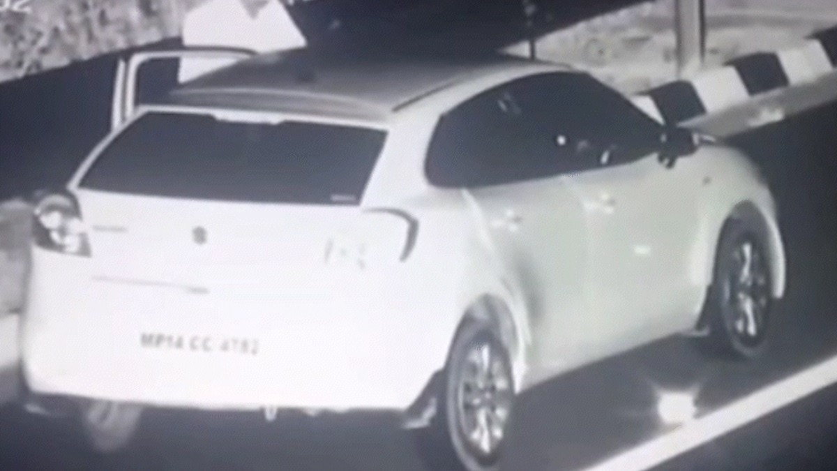 हाइवे पर लगे सीसीटीवी में कैद हुई थी मनोहर धाकड़ की कार.