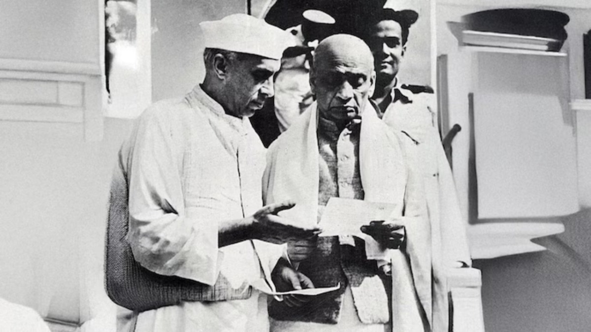 Sardar Vallabhbhai Patel with Jawaharlal Nehru 