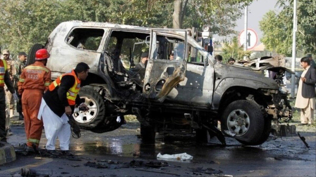 'भारत गाड़ियों का निर्यातक और हम खराब क्वालिटी...', पाकिस्तानी अधिकारी ने अपनी कार कंपनियों को लताड़ा