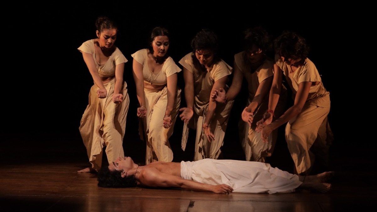 परिक्रमाः आत्मा की यात्रा की कमानी ऑडिटोरियम में भावपूर्ण प्रस्तुति दी गई