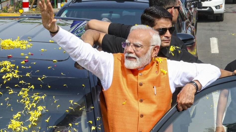 पीएम मोदी का बंगाल दौरा आज... 1010 करोड़ की गैस परियोजना का करेंगे शिलान्यास - PM to visit Bengal launch Rs 1010 crore gas project address rally in Alipurduar ntc - AajTak