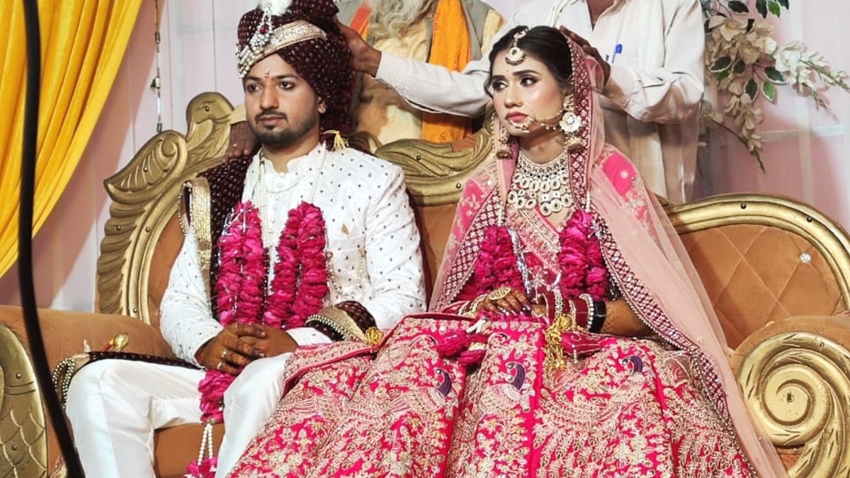बीते महीने ही हुई थी विकास और शिवानी की शादी.