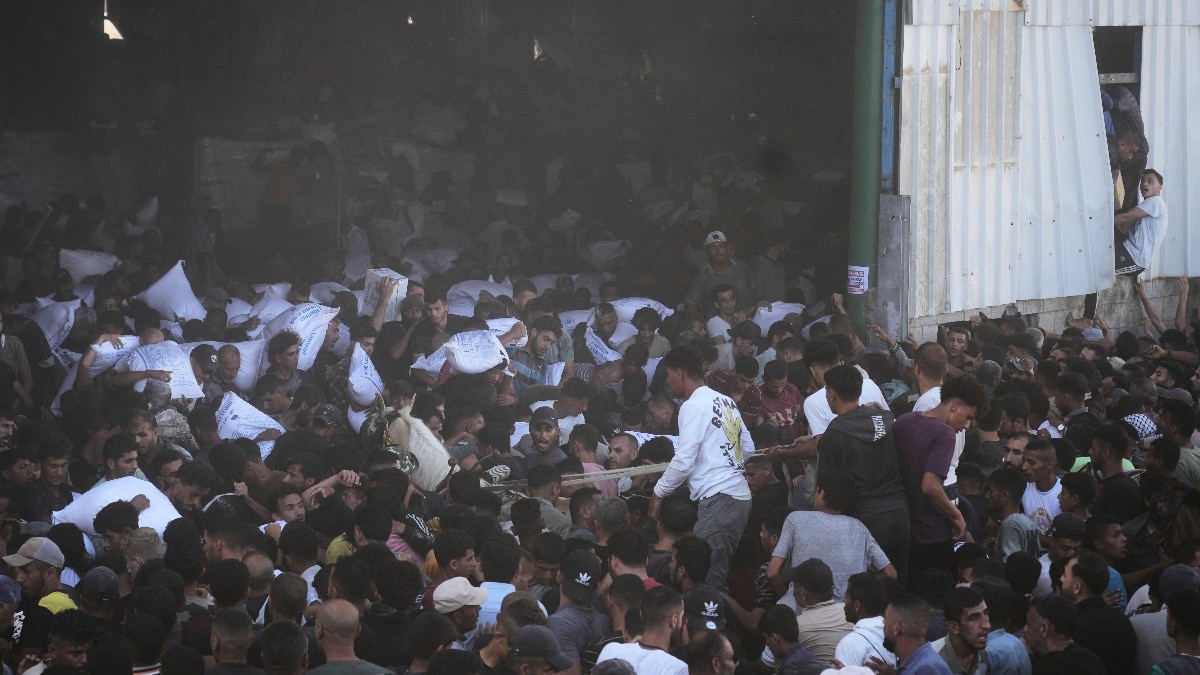 खाने की मारामारी, फायरिंग से लोगों को कर रहे कंट्रोल... अभी कैसे हैं गाजा के हालात