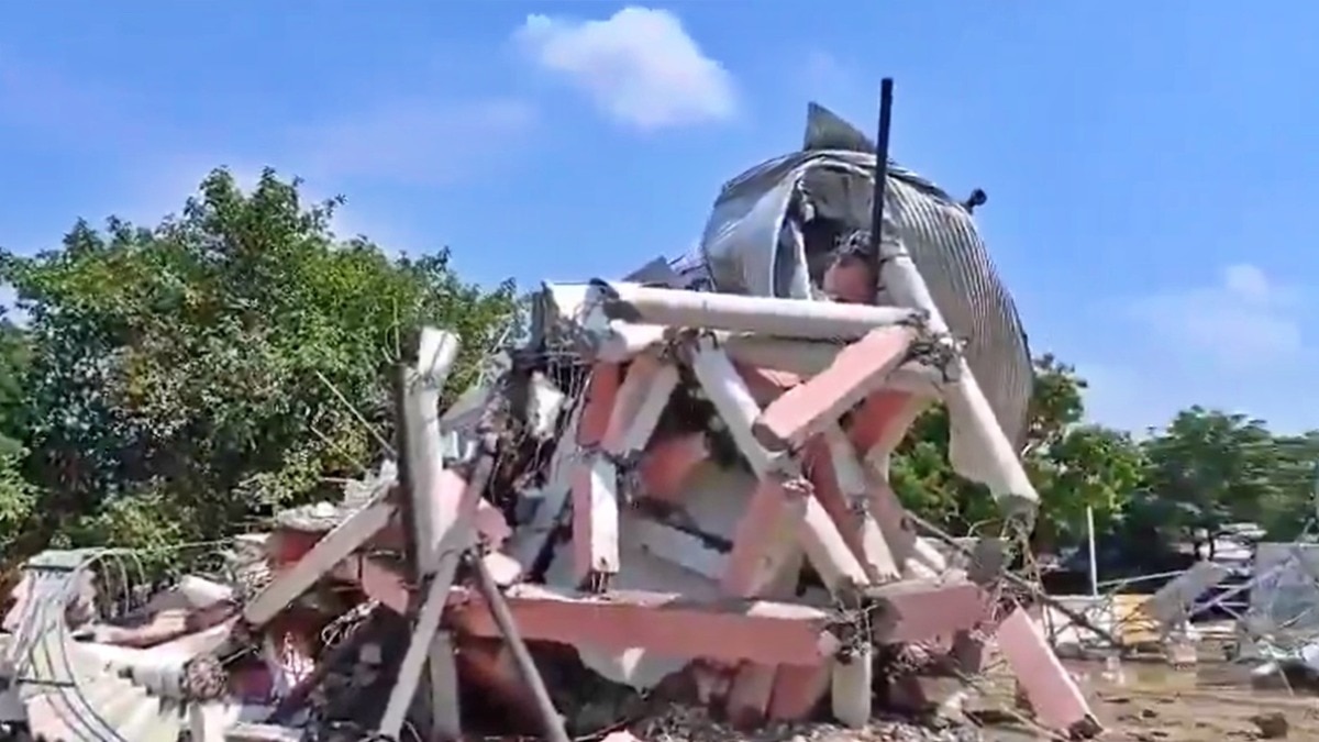 सीतापुर में गिरी पानी की टंकी 