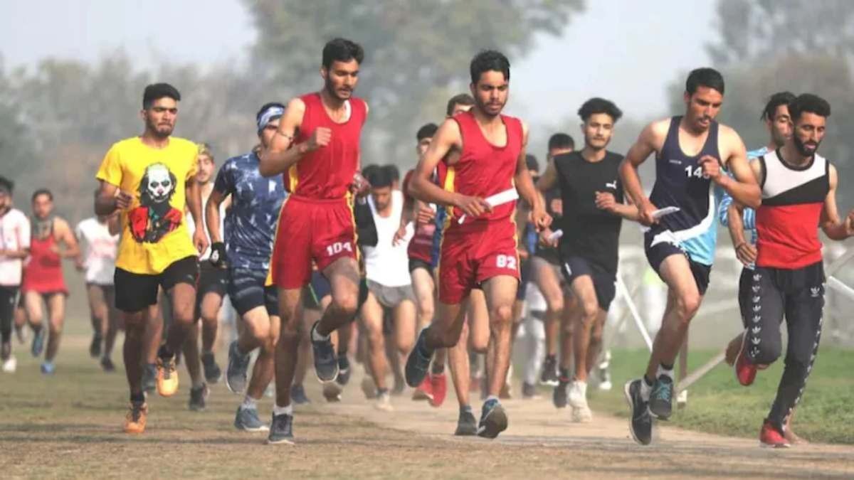 होमगार्ड भर्ती के फिजिटल टेस्ट में एक की मौत, कई हॉस्पिटल में... आखिर इसमें क्या-क्या करना होता है?