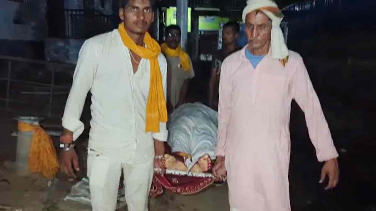 Bride dies in road accident, groom admitted in hospital 