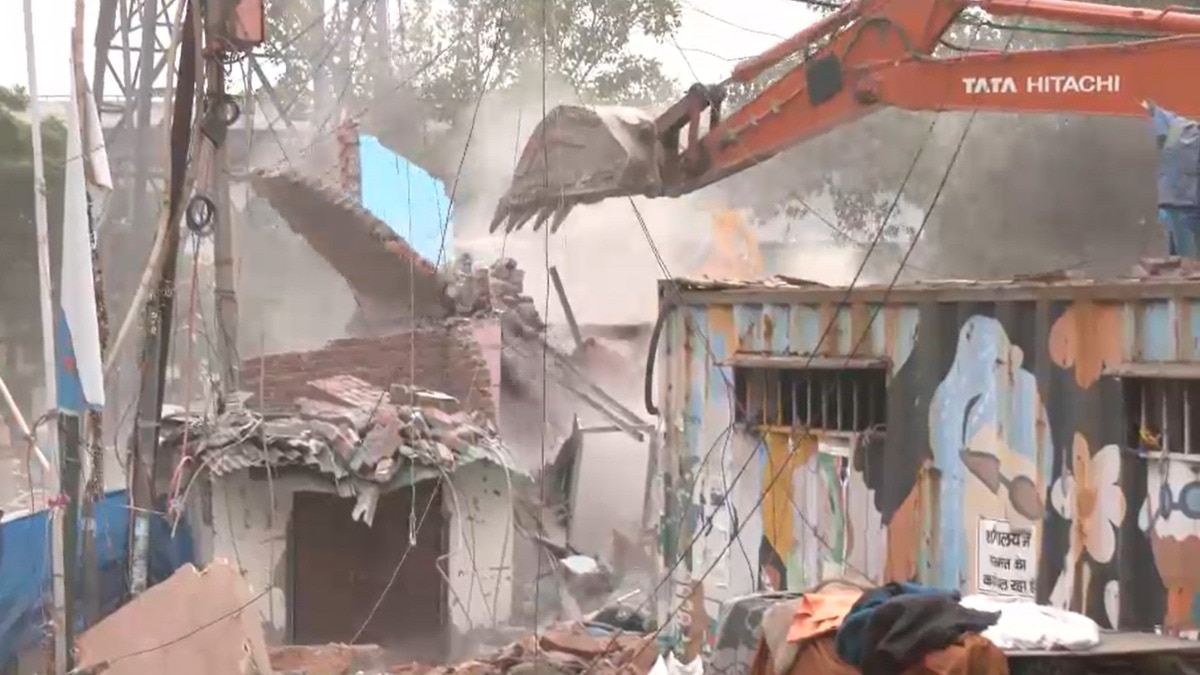  bulldozers action in Madrasi Camp Delhi