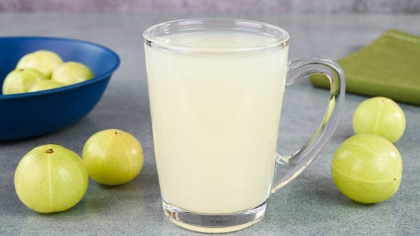 टाइट और जवान स्किन के लिए रोज पिएं ये एक ड्रिंक, मिलेंगे और भी फायदे