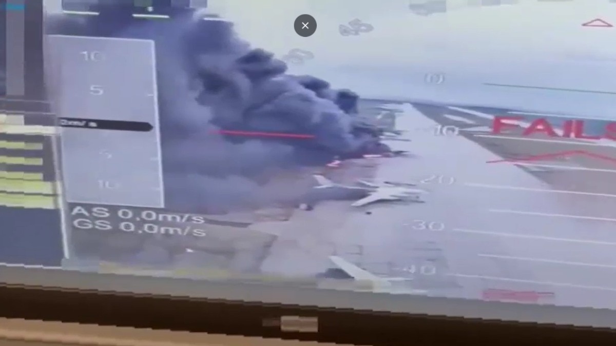 Ukraine drone attack on Russia's 4 airbase, claim to destroy 40 aircraft bombing - Russian Airbase Blast News Ukraine Air Attack on Russia Missile Attacks NTC - Aajtak - Aajtak