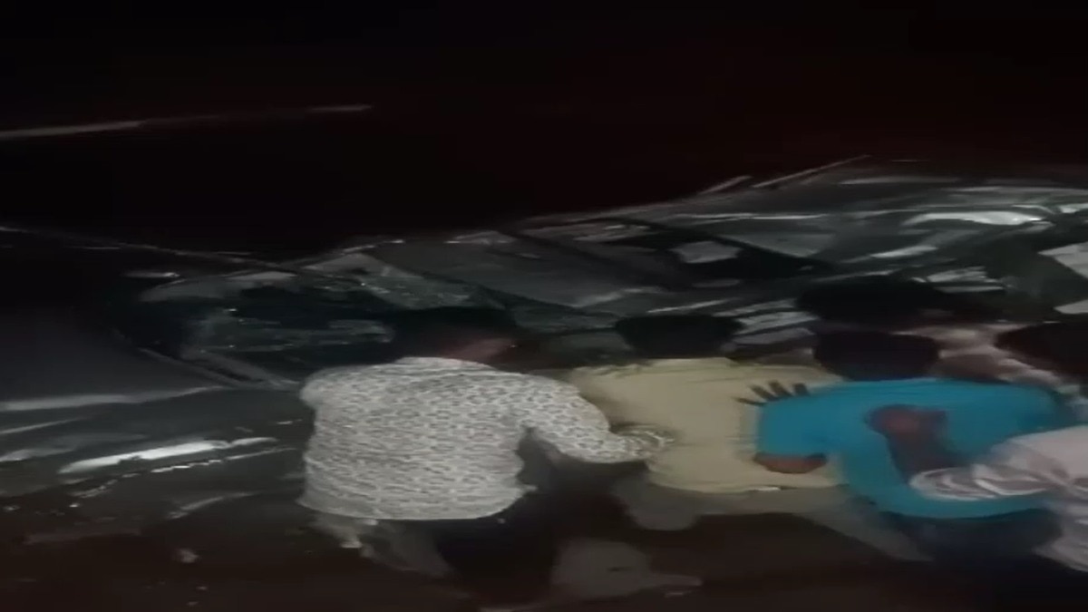 अकोला सड़क हादसे में तीन लोगों की मौत