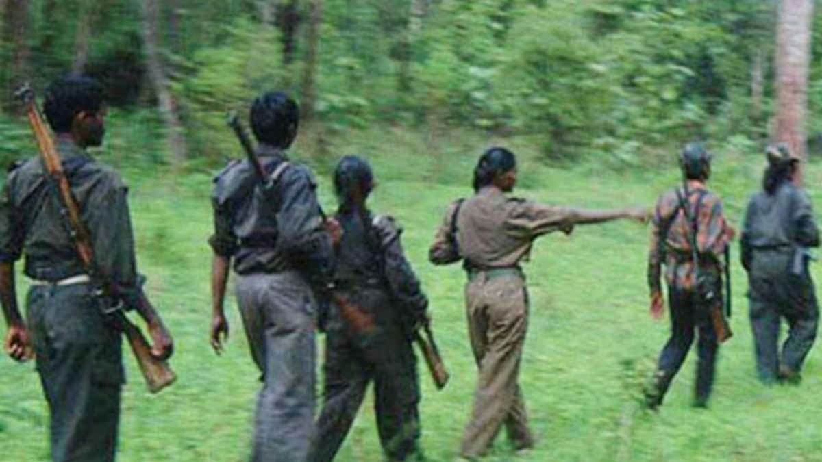 सुकमा में 16 नक्सलियों ने किया आत्मसमर्पण