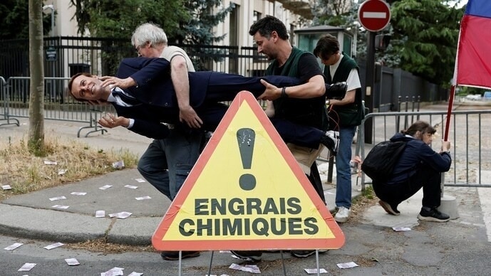 Wax effigy of stolen macra (photo: Reuters)