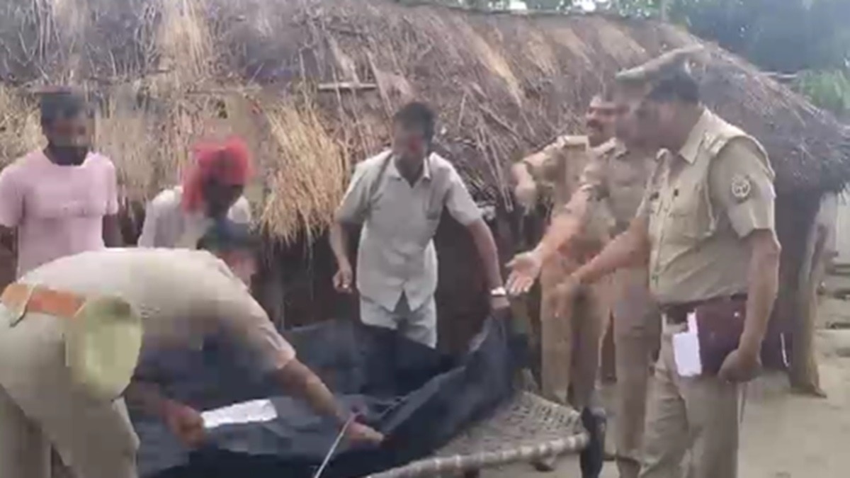 कुल्हाड़ी से गला काटकर ले ली पत्नी की जान